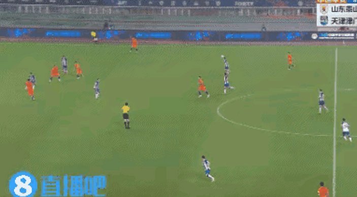 中超-肯帕努破门哈达斯进球被吹 铜梁龙1-0津门虎