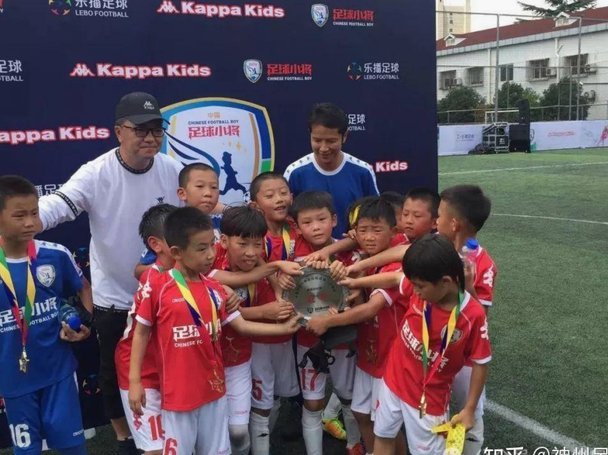 董路：中国足球小将已经超过日本！我带队8战全胜，9年没输过