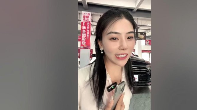刚看了二手车直播回放他说CC只是小将真人秀演员，只当了2年演员，不欠老董9年账单