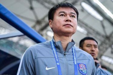 津门虎暂时脱离降级区，主教练于根伟在酒店迎接球队