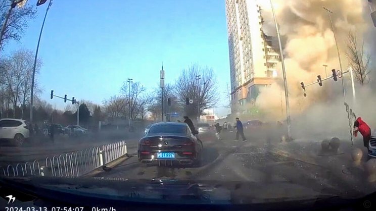 英格兰世界杯赛前遭“炸弹”惊魂