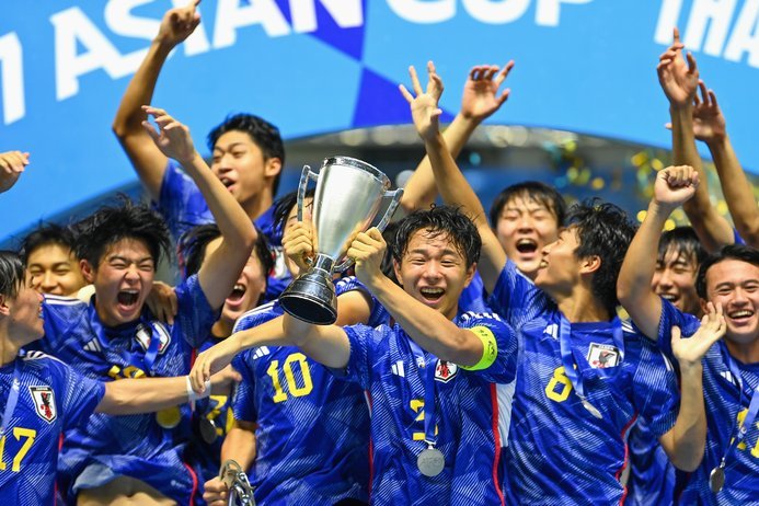 海港U17飞法国五月集训：16名小将直面国际顶级挑战