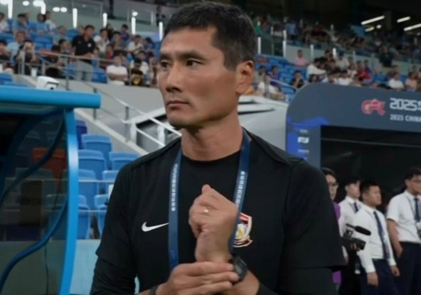 邵佳一：羡慕新西兰队员踢的自如，希望我们将来也会做到